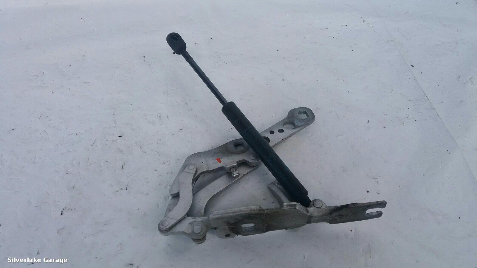 View Auto part Bonnet Hinge BMW X3 2009