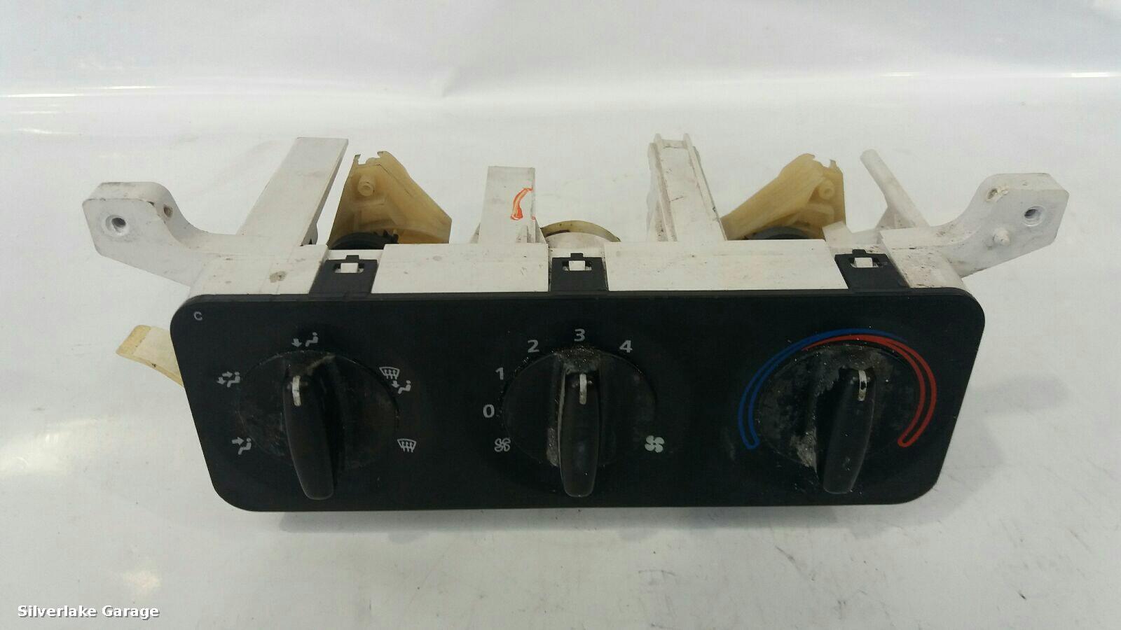 View Auto part Heater/AC Controller LAND ROVER FREELANDER 2005