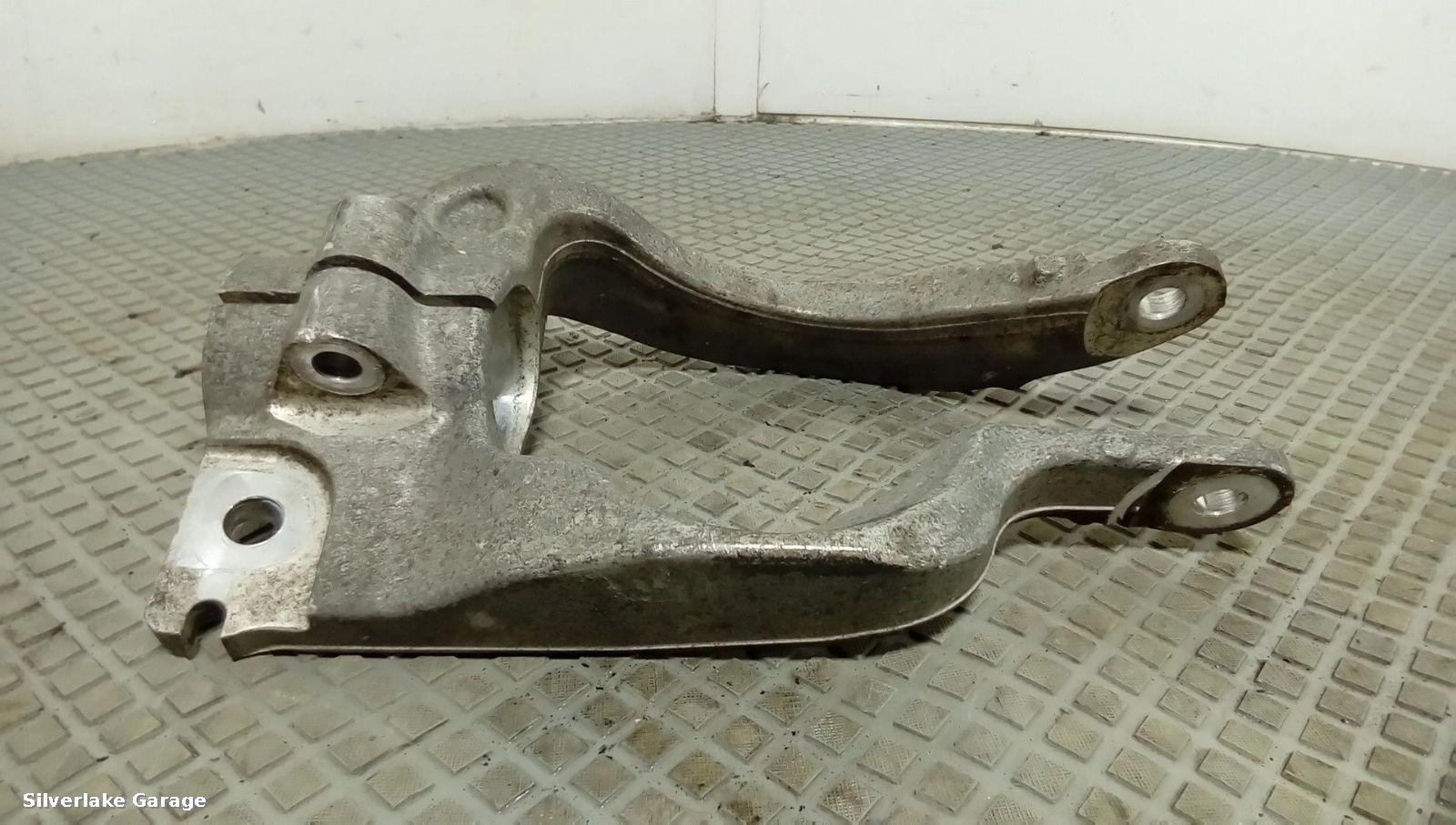 View Auto part RR Lower Control Arm LAND ROVER RANGE ROVER 2014