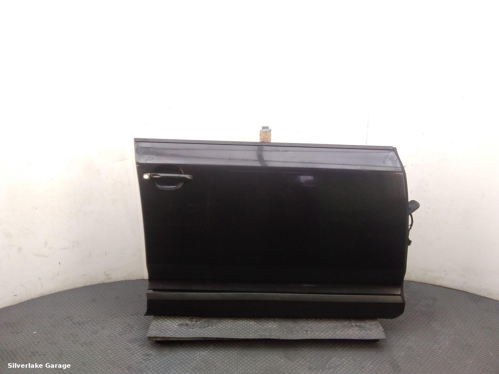 View Auto part R Front Door VOLKSWAGEN TOUAREG 2004