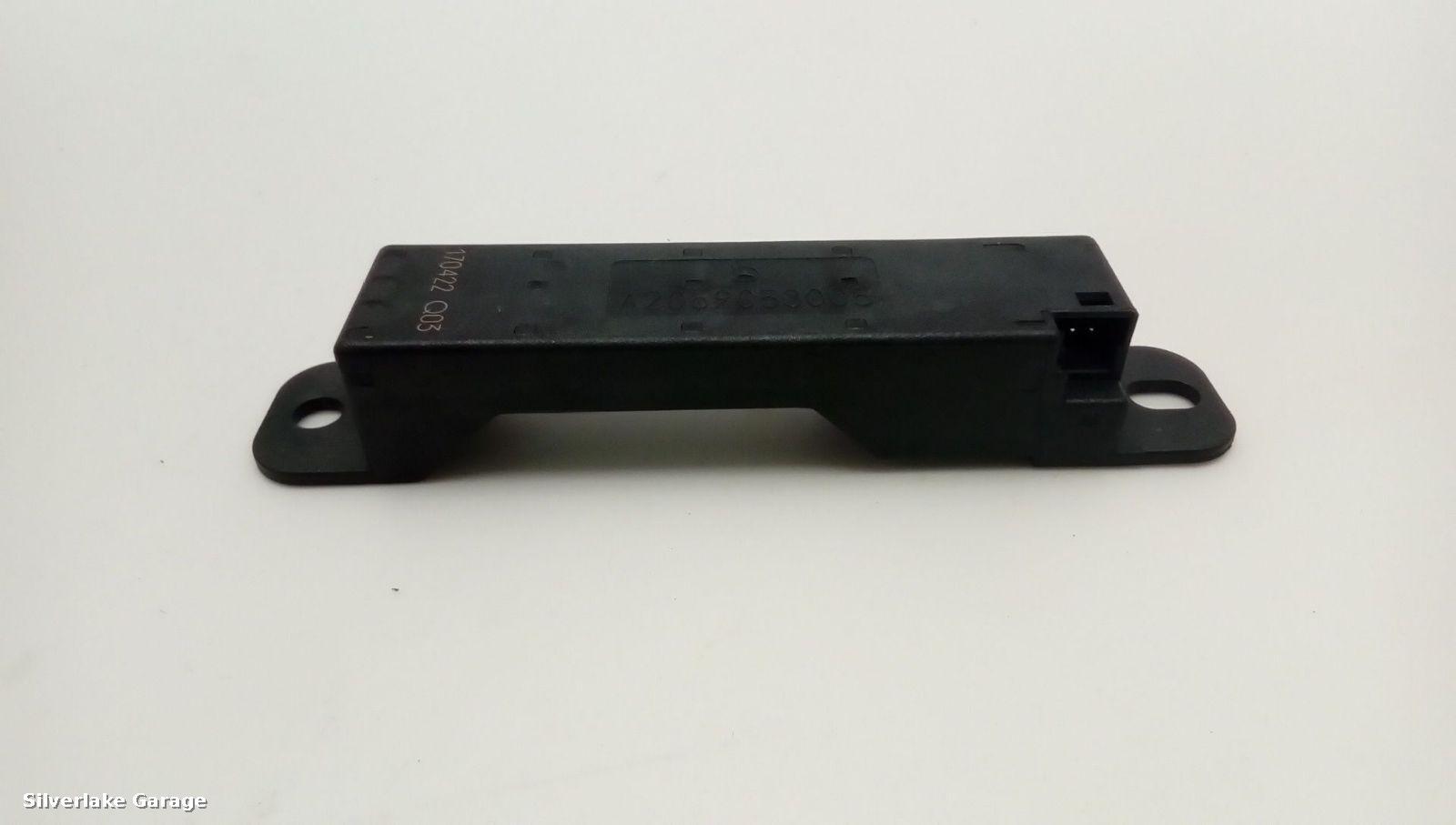 View Auto part Antenna MERCEDES C CLASS 2017