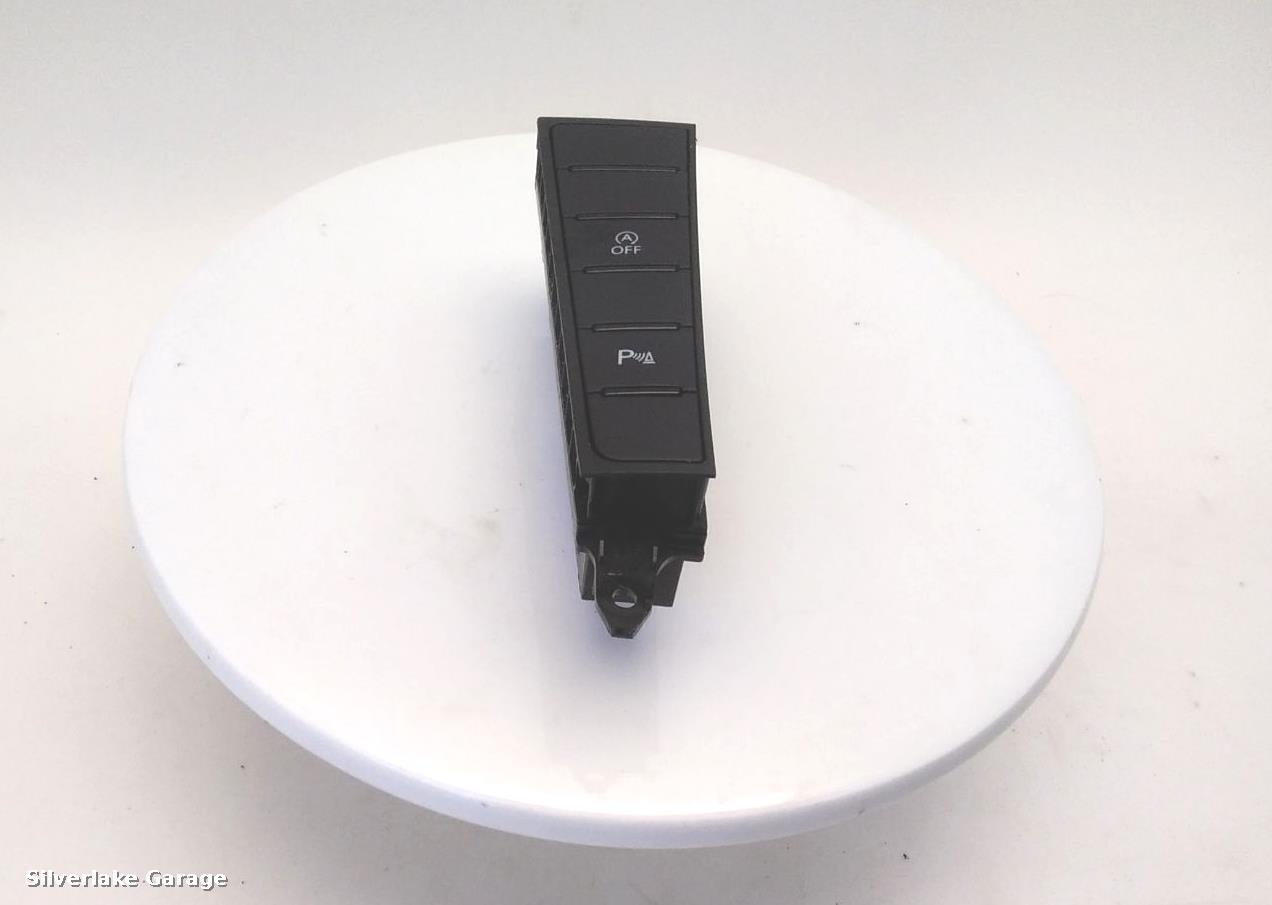 View Auto part Misc Switch VOLKSWAGEN PASSAT CC 2013