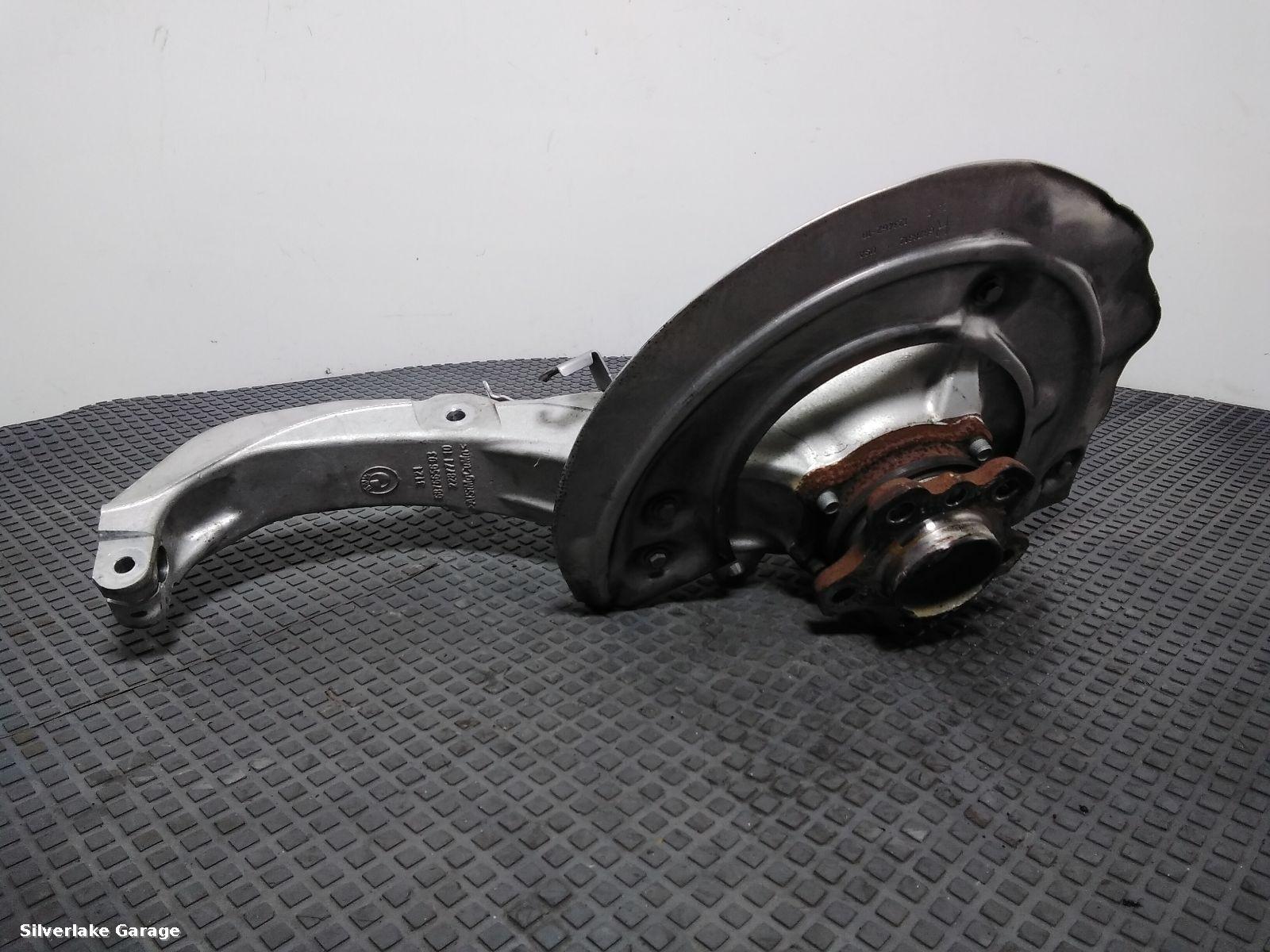 View Auto part RF Hub/Stub Axle Assembly BMW X5 2021