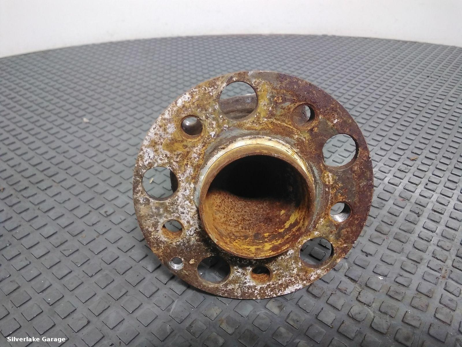 View Auto part RF Hub/Stub Axle Assembly MERCEDES C CLASS 2015