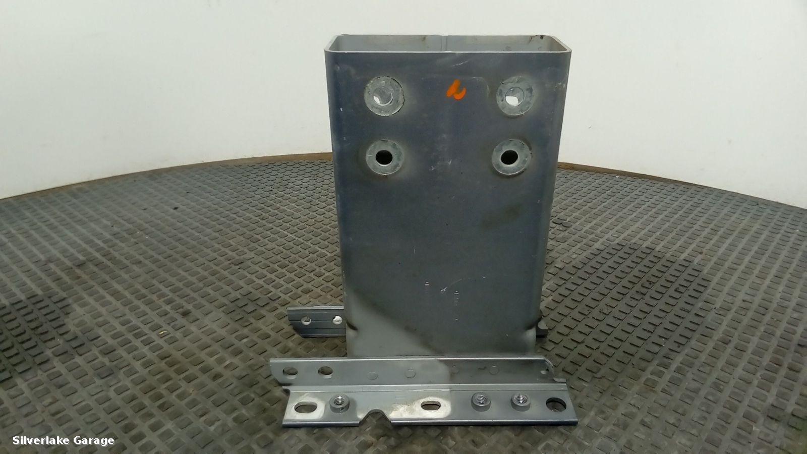 View Auto part Chassis JAGUAR F TYPE 2013
