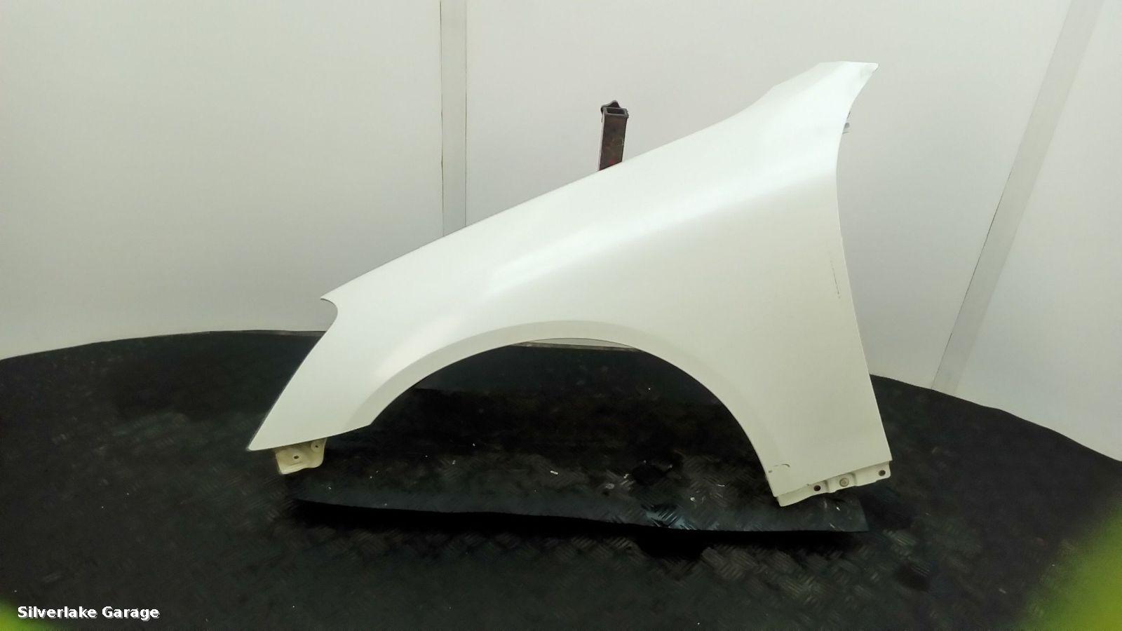 View Auto part L Wing NISSAN SKYLINE 2004