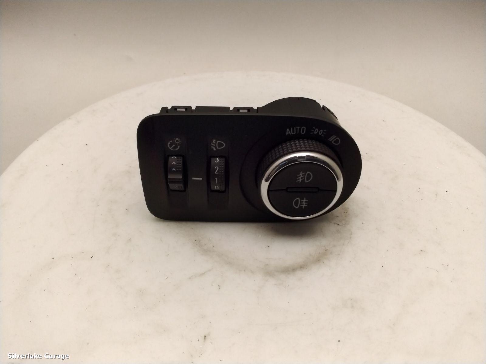 View Auto part Headlight Switch VAUXHALL GRANDLAND X 2019