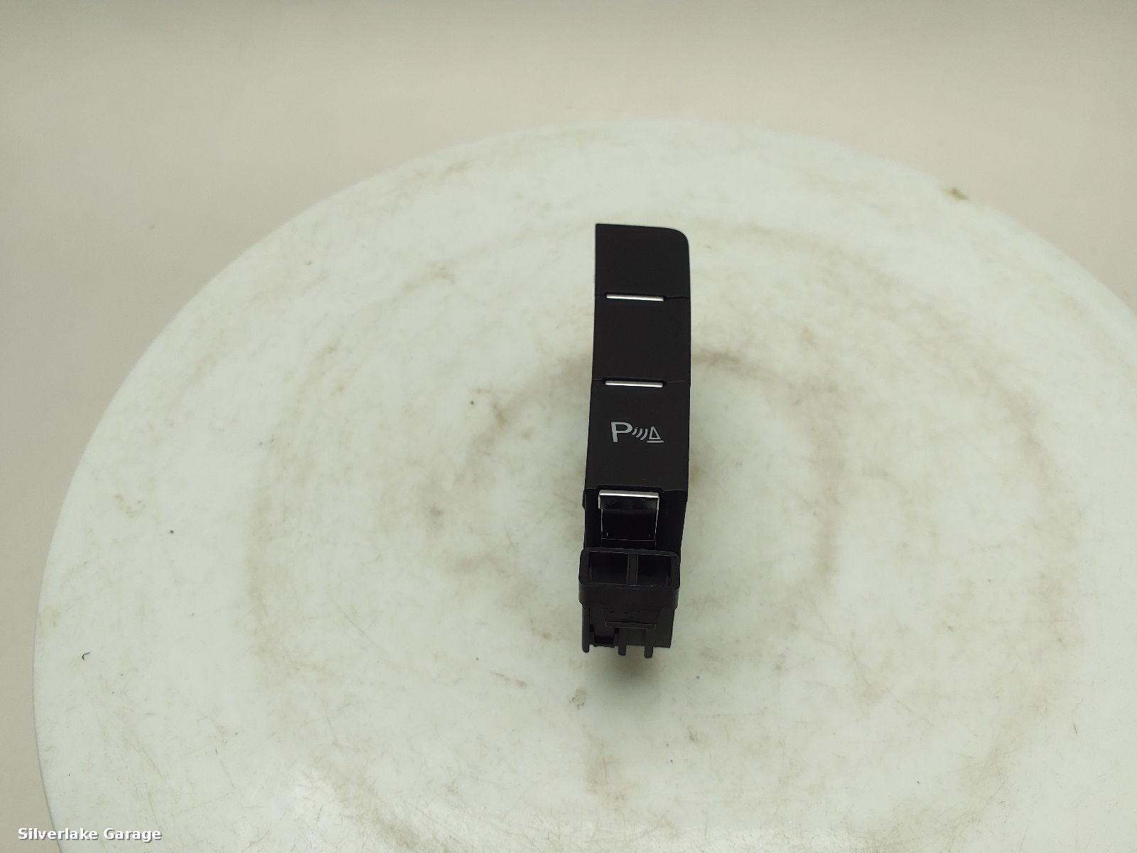 View Auto part Misc Switch VOLKSWAGEN GOLF 2019