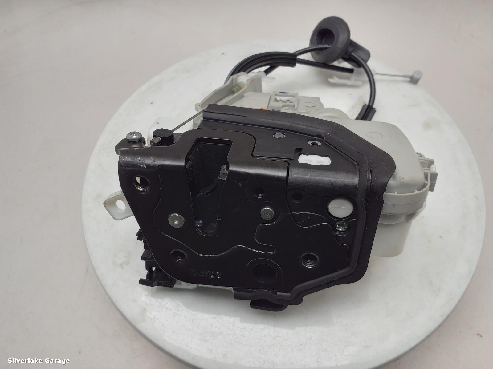 View Auto part Door Lock Assembly PORSCHE CAYENNE 2021