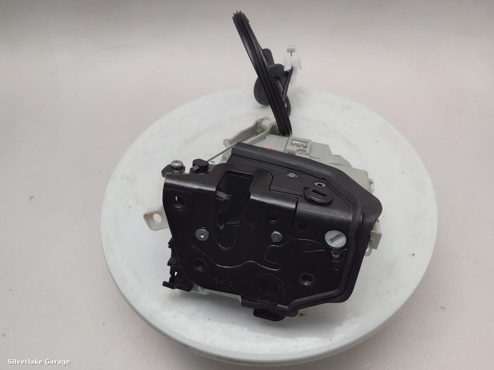 View Auto part Door Lock Assembly PORSCHE CAYENNE 2021