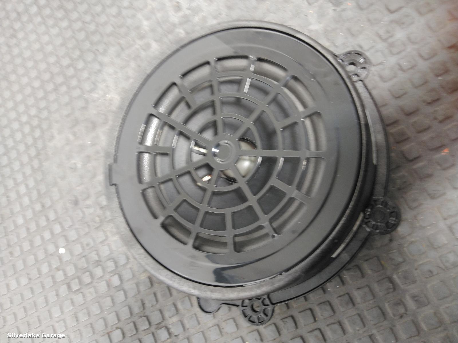 View Auto part Loud Speakers PORSCHE CAYENNE 2021