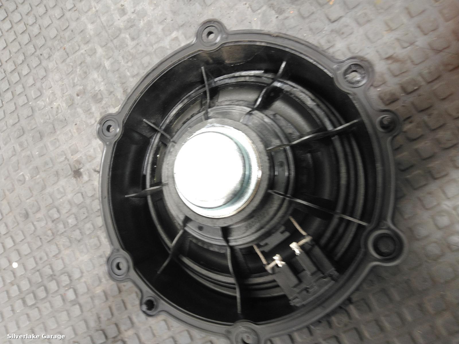 View Auto part Loud Speakers PORSCHE CAYENNE 2021