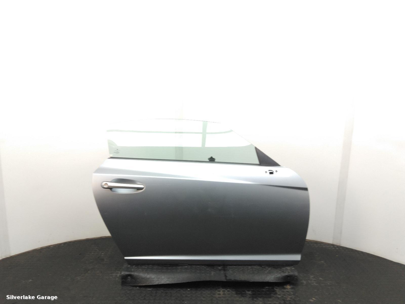 View Auto part R Front Door CHRYSLER CROSSFIRE 2004