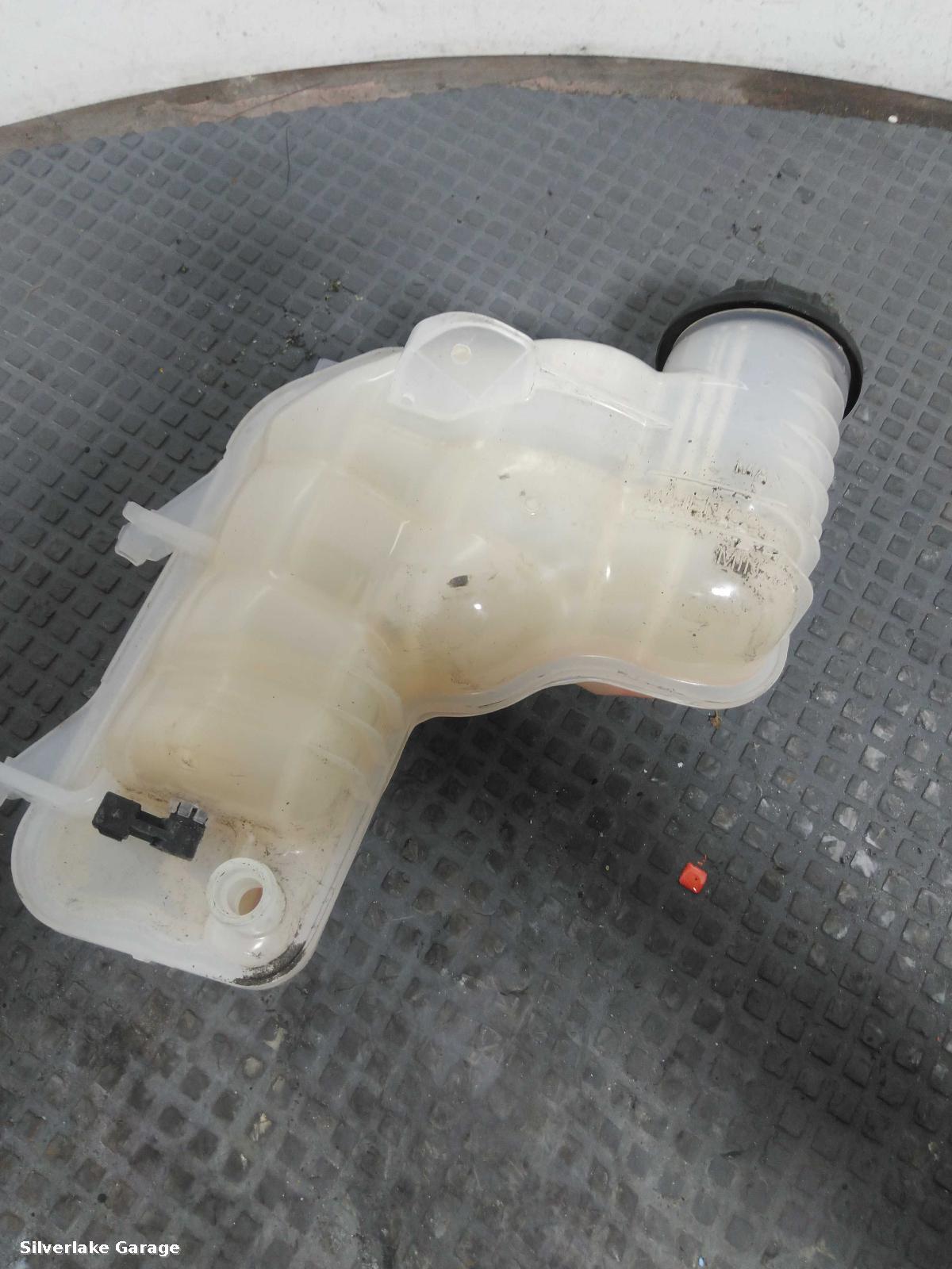 View Auto part Overflow Bottle LAND ROVER RANGE ROVER 2018