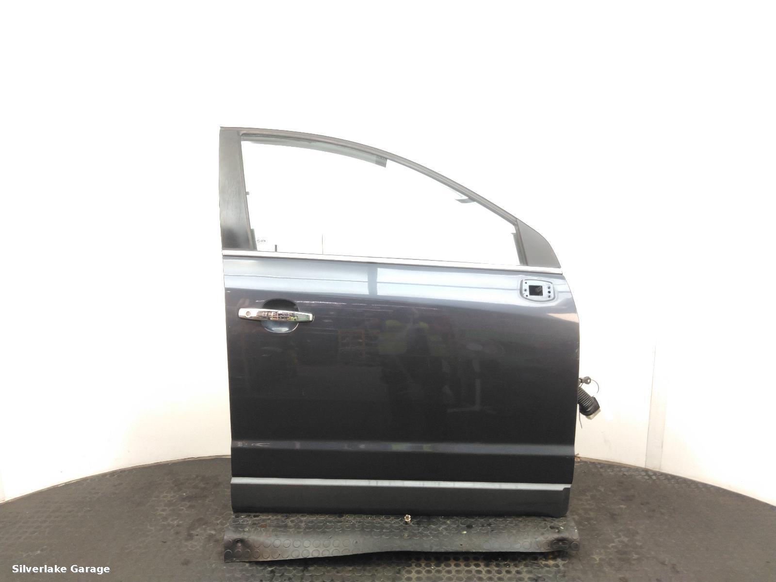 View Auto part R Front Door VAUXHALL ANTARA 2007