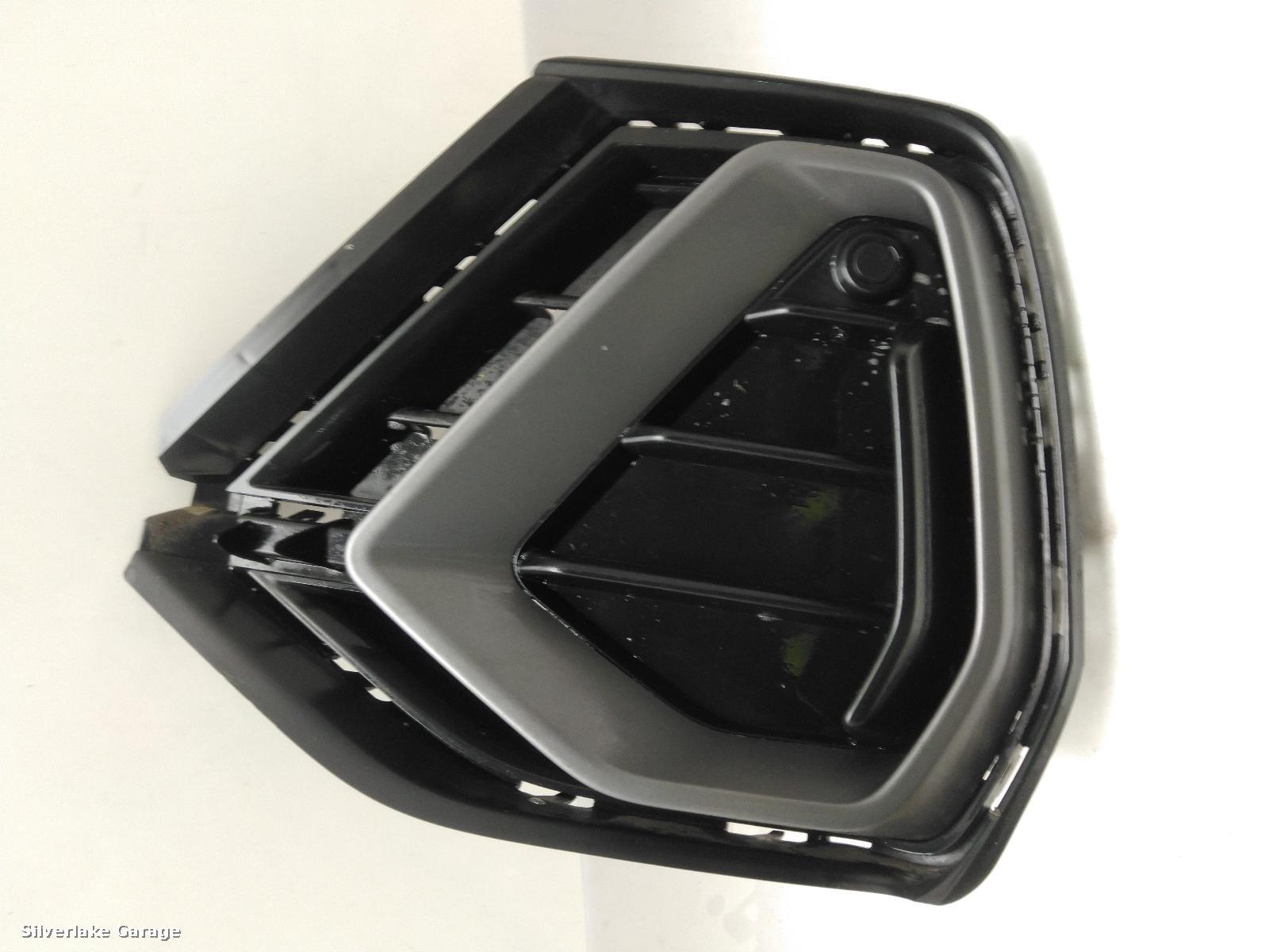 View Auto part Grille AUDI Q3 2020
