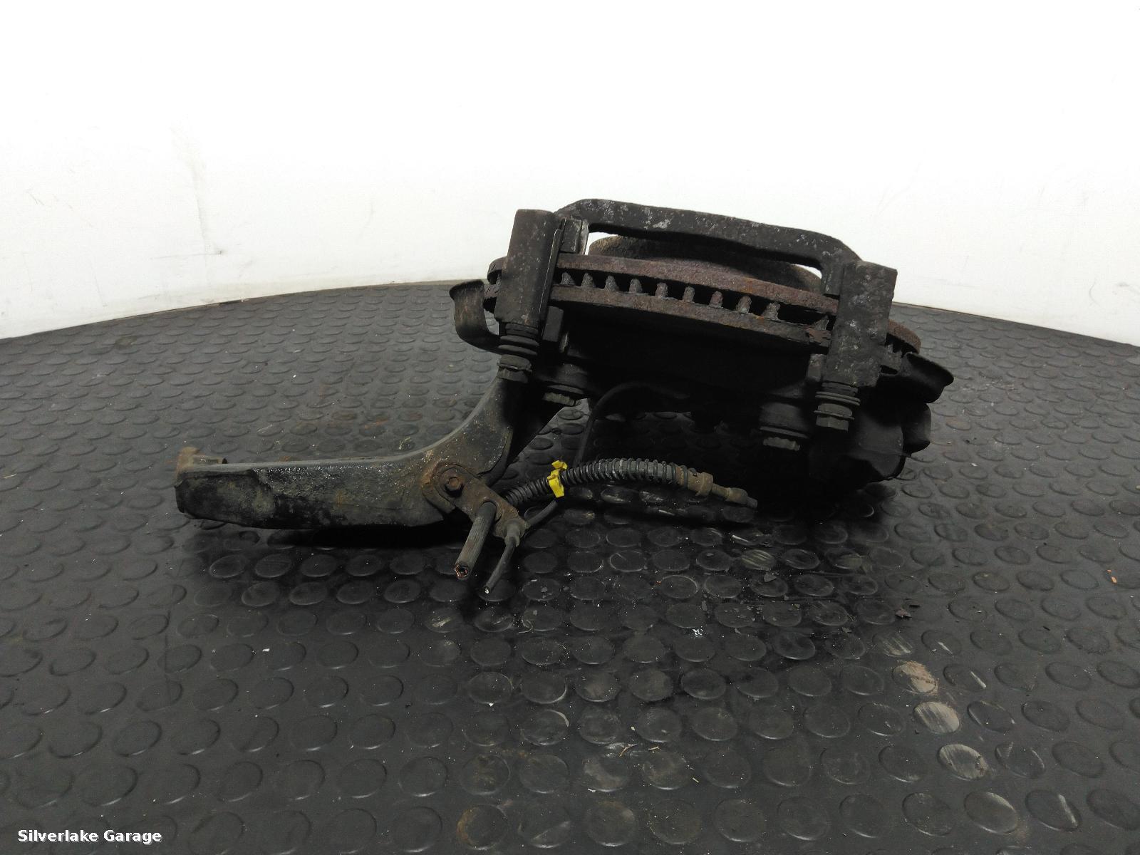 View Auto part LF Hub/Stub Axle Assembly LAND ROVER DISCOVERY 2005