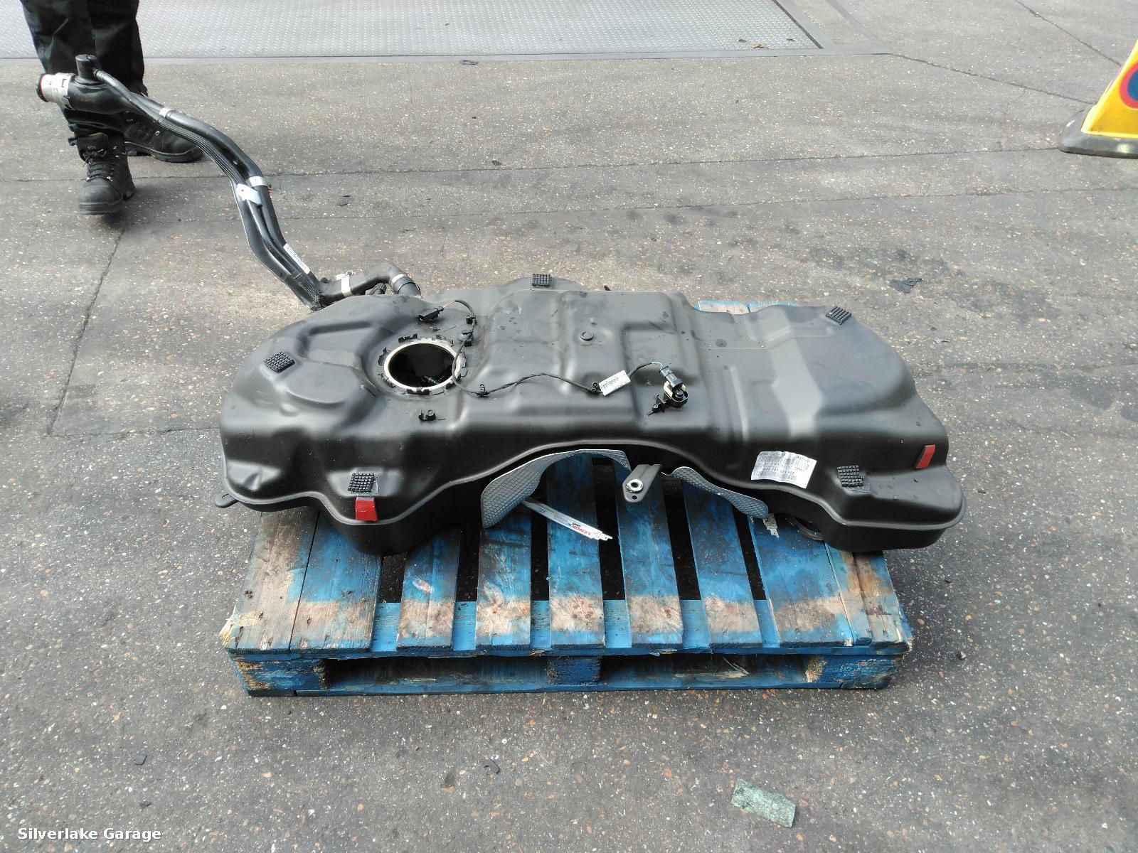 View Auto part Fuel Tank PORSCHE CAYENNE 2021