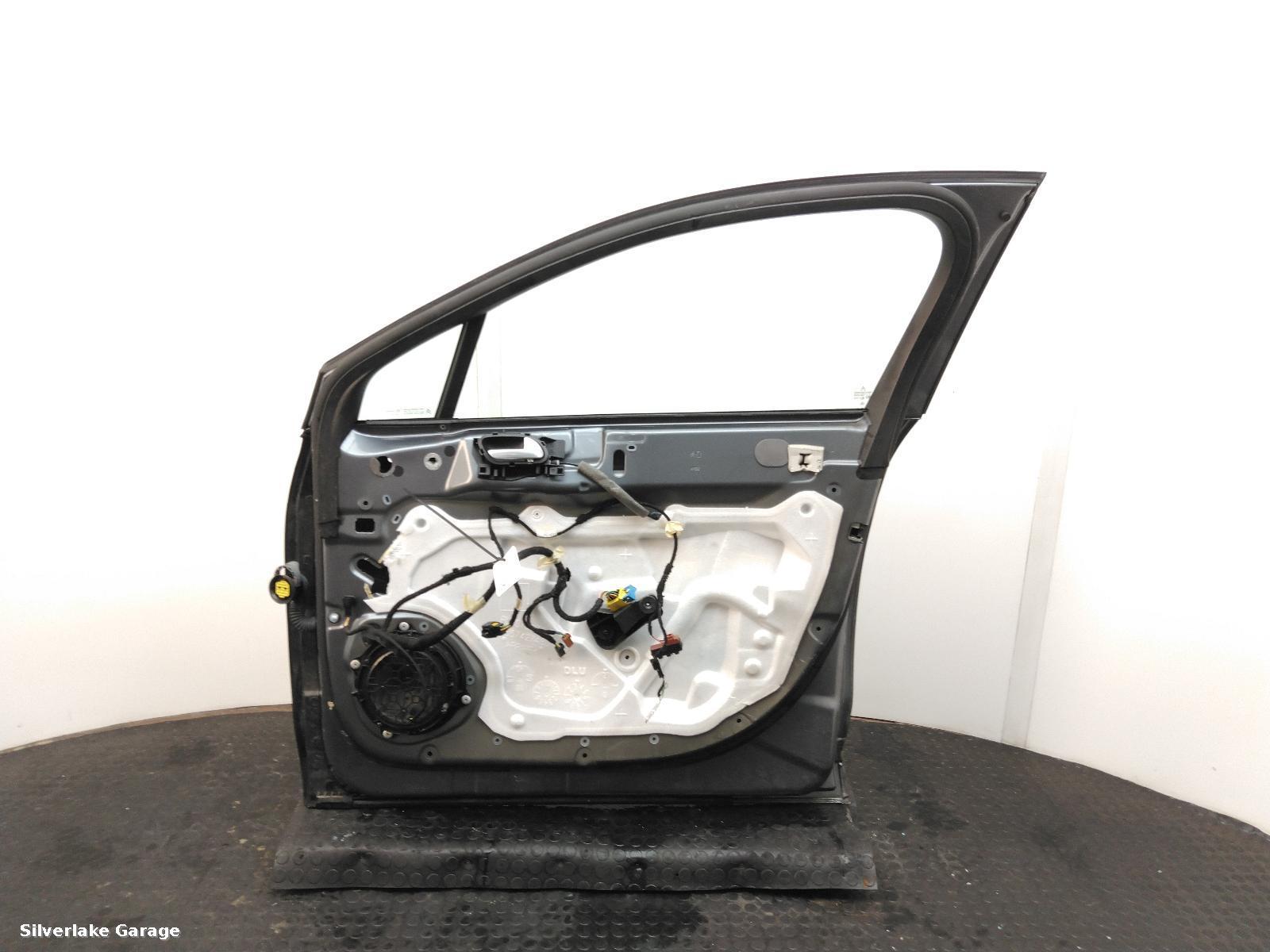 View Auto part R Front Door CITROEN C5 2008