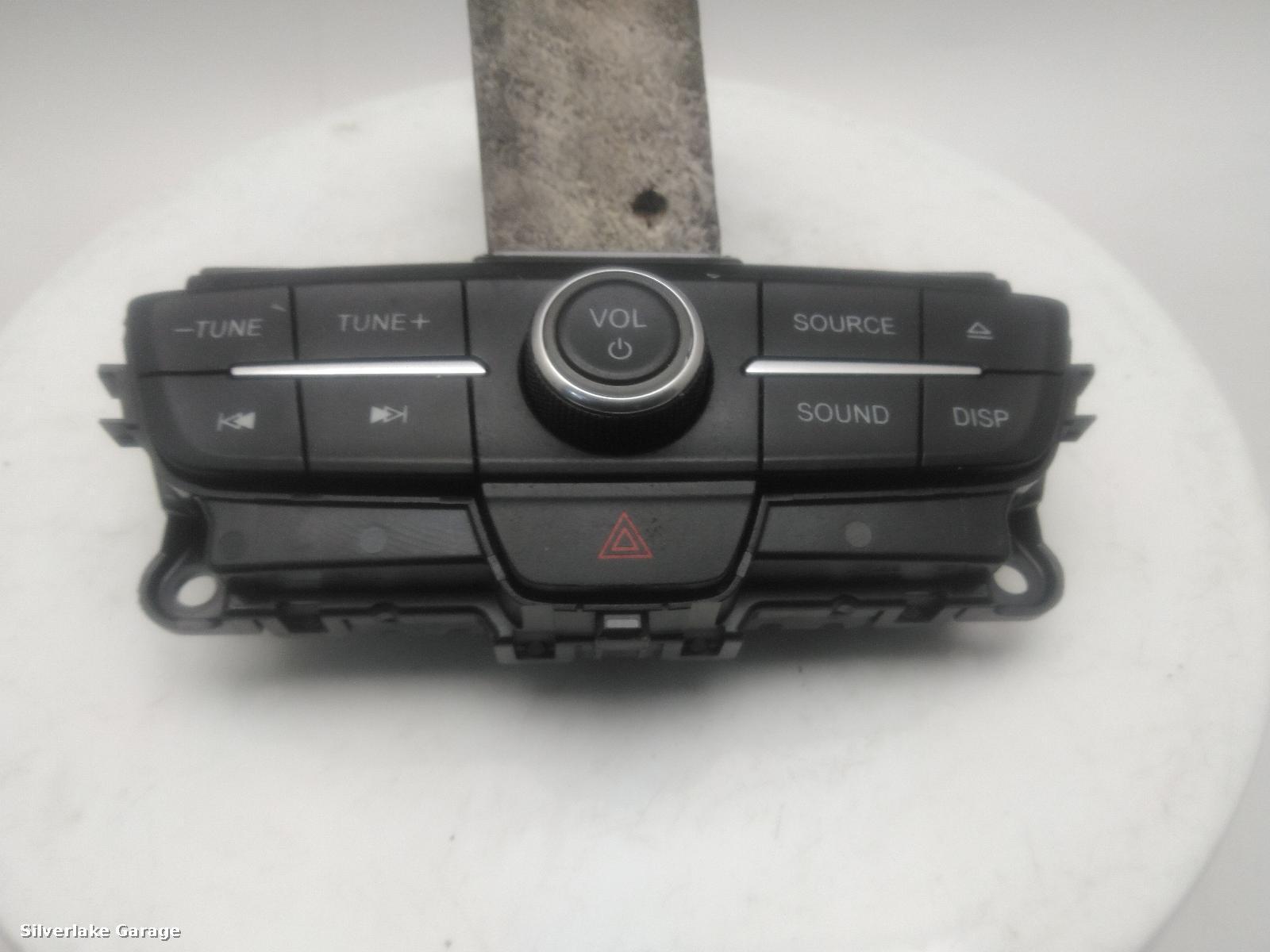 View Auto part A/V Equipment FORD FOCUS 2015