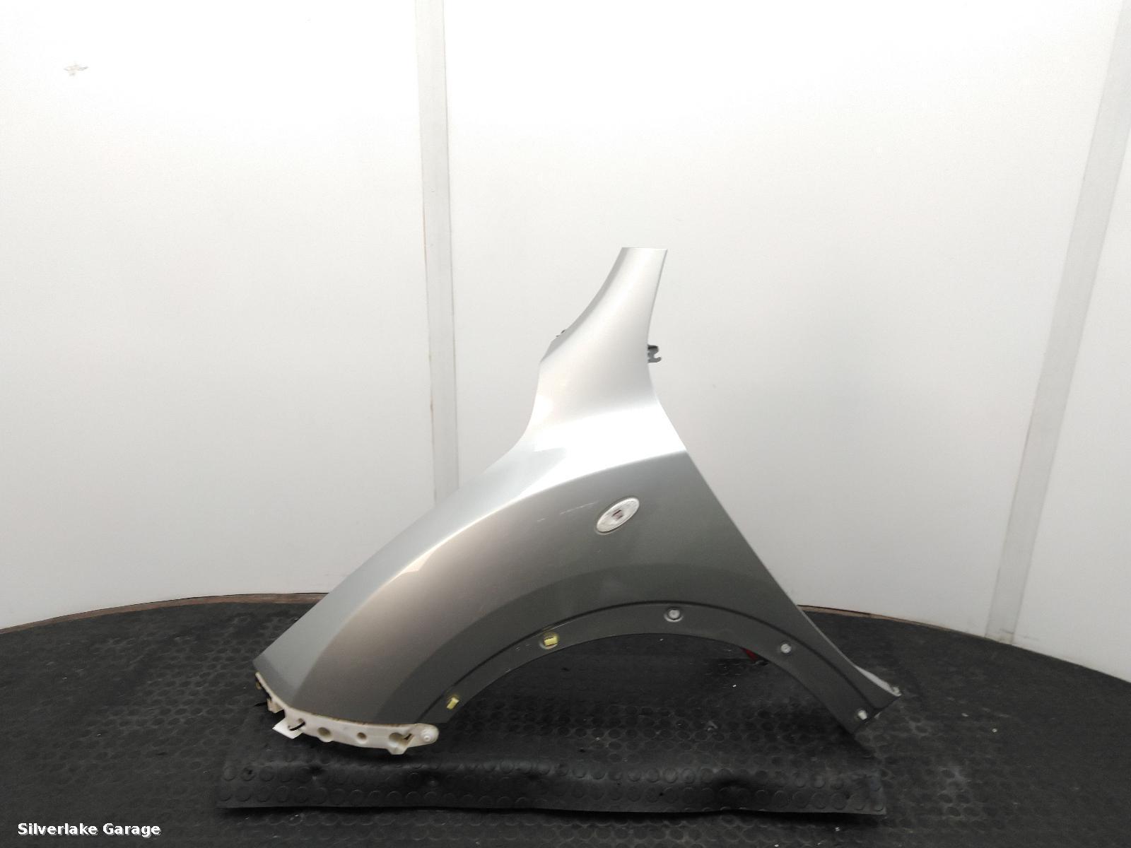 View Auto part L Wing NISSAN JUKE 2011