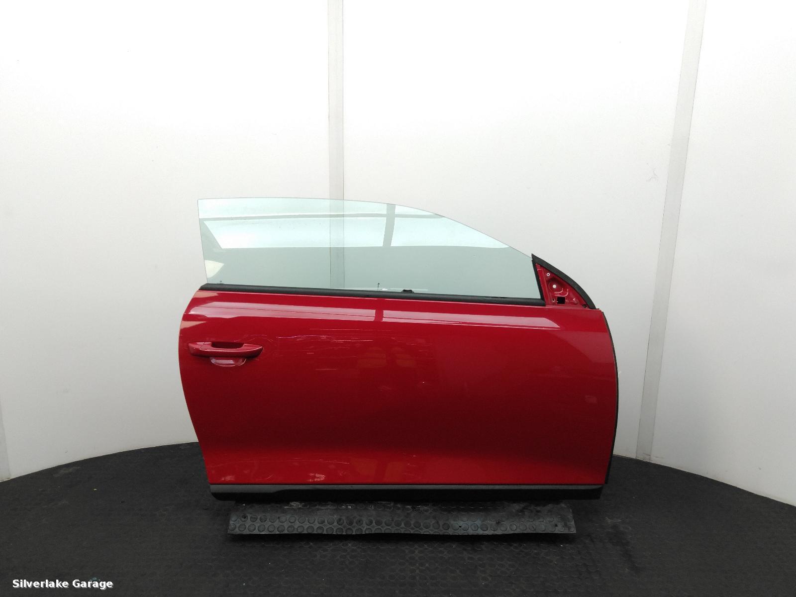 View Auto part R Front Door VOLKSWAGEN SCIROCCO 2011