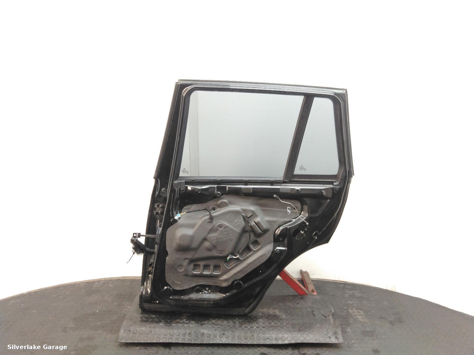View Auto part R Rear Door BMW X3 2006