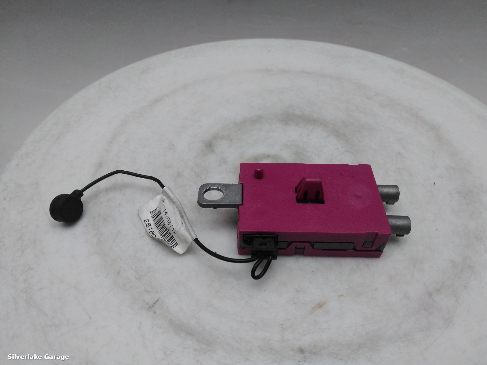 View Auto part Antenna LAND ROVER RANGE ROVER 2012