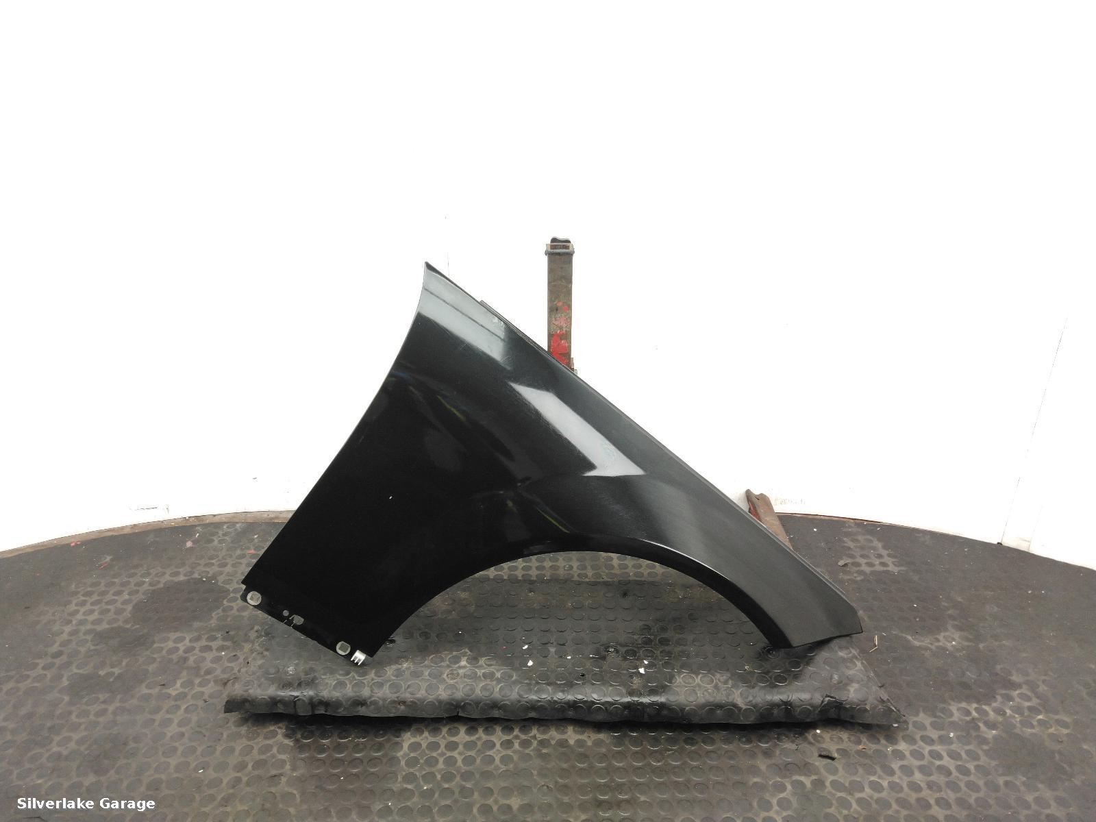 View Auto part R Wing MERCEDES C CLASS 2013