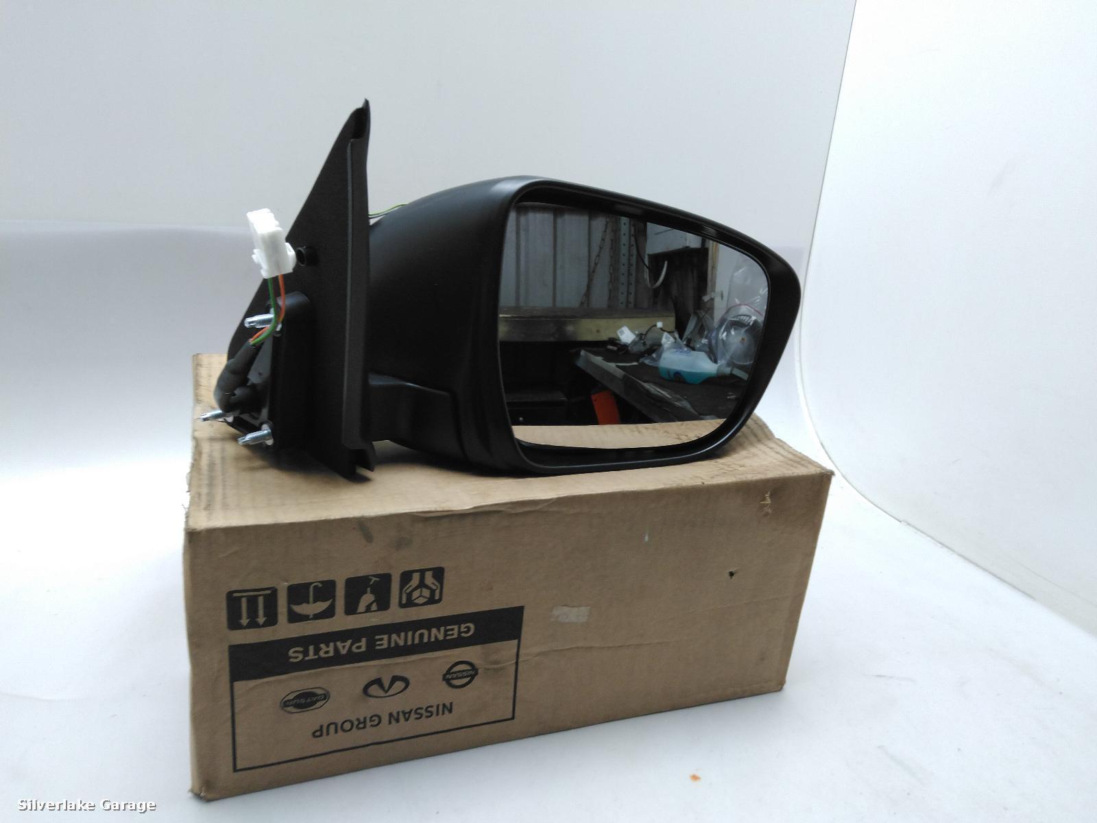 View Auto part R Door Mirror NISSAN JUKE 2015