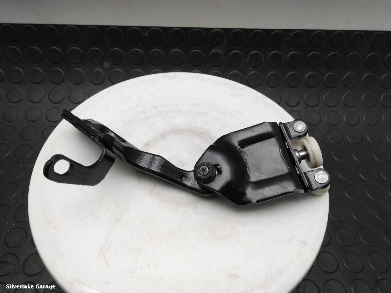 View Auto part Door Hinge FORD TRANSIT CUSTOM 2022