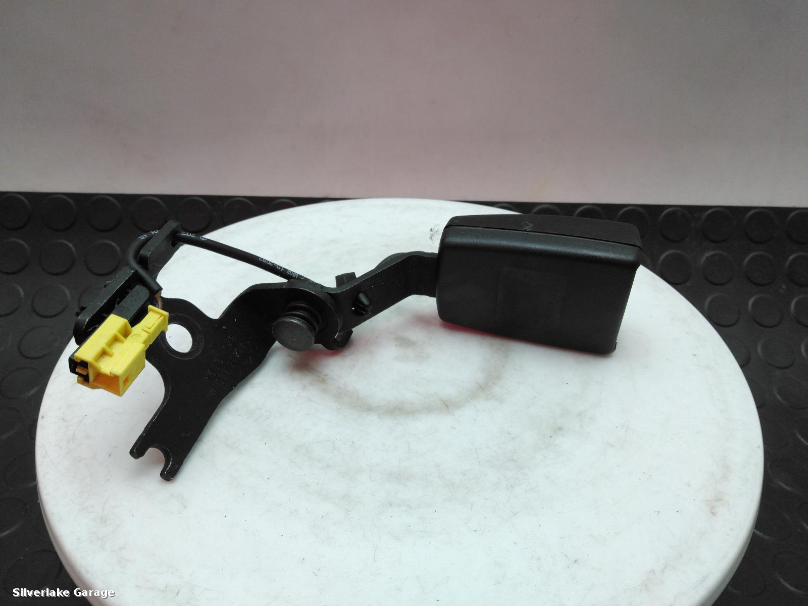 View Auto part Seat Belt MERCEDES E CLASS 2011