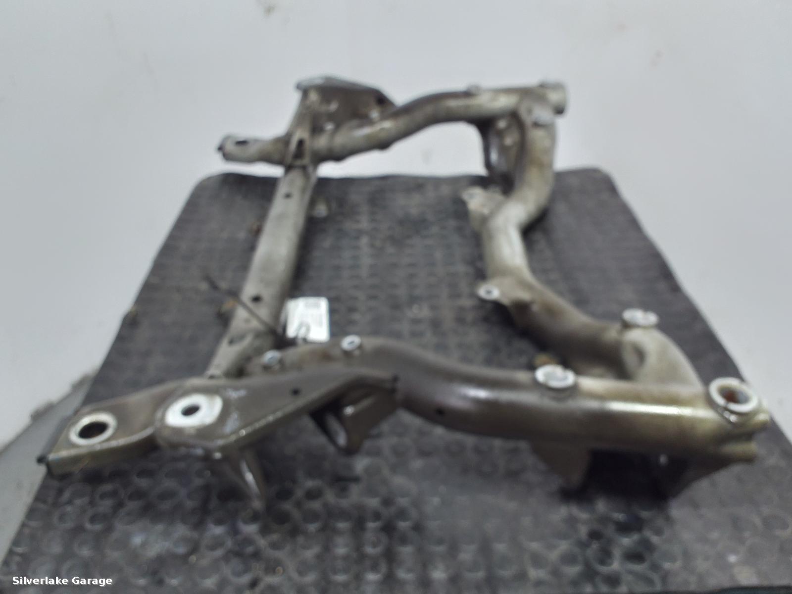 View Auto part Front Subframe MERCEDES E CLASS 2011