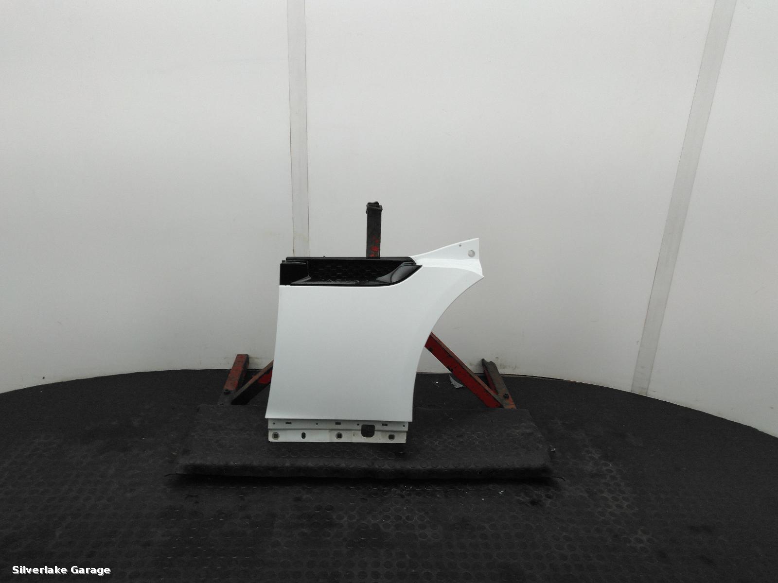 View Auto part R Wing JAGUAR F TYPE 2014