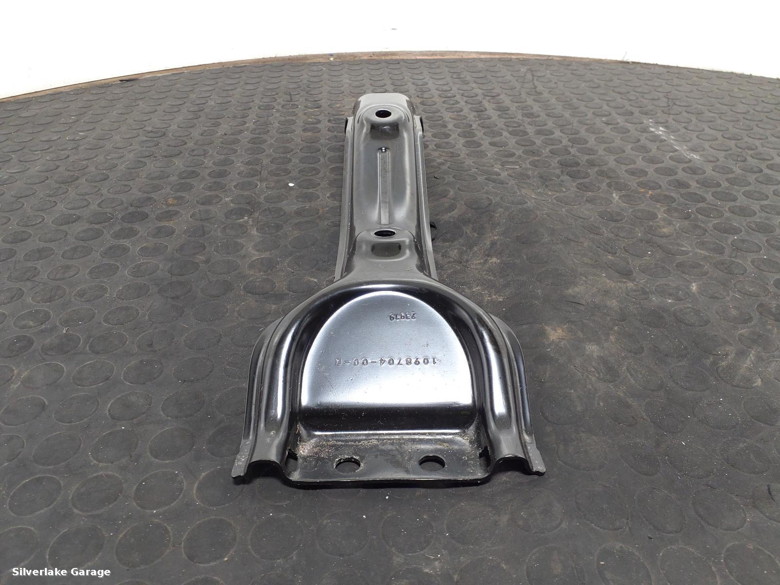 View Auto part Misc Bracket TESLA MODEL 3 2019