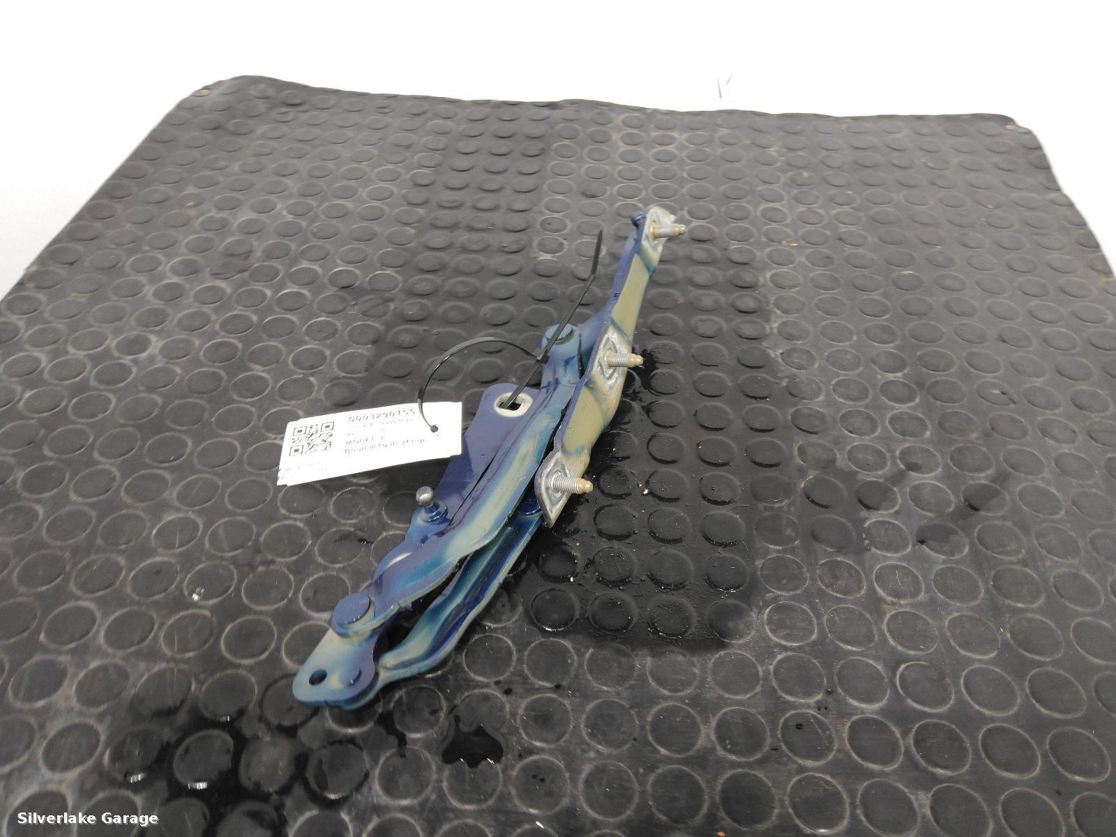 View Auto part Bootlid/Tailgate Hinge TESLA MODEL 3 2019