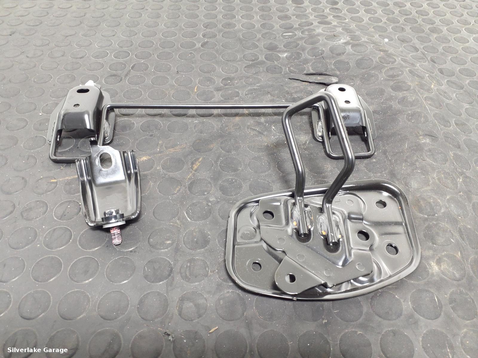 View Auto part Misc Bracket TOYOTA PRIUS 2018