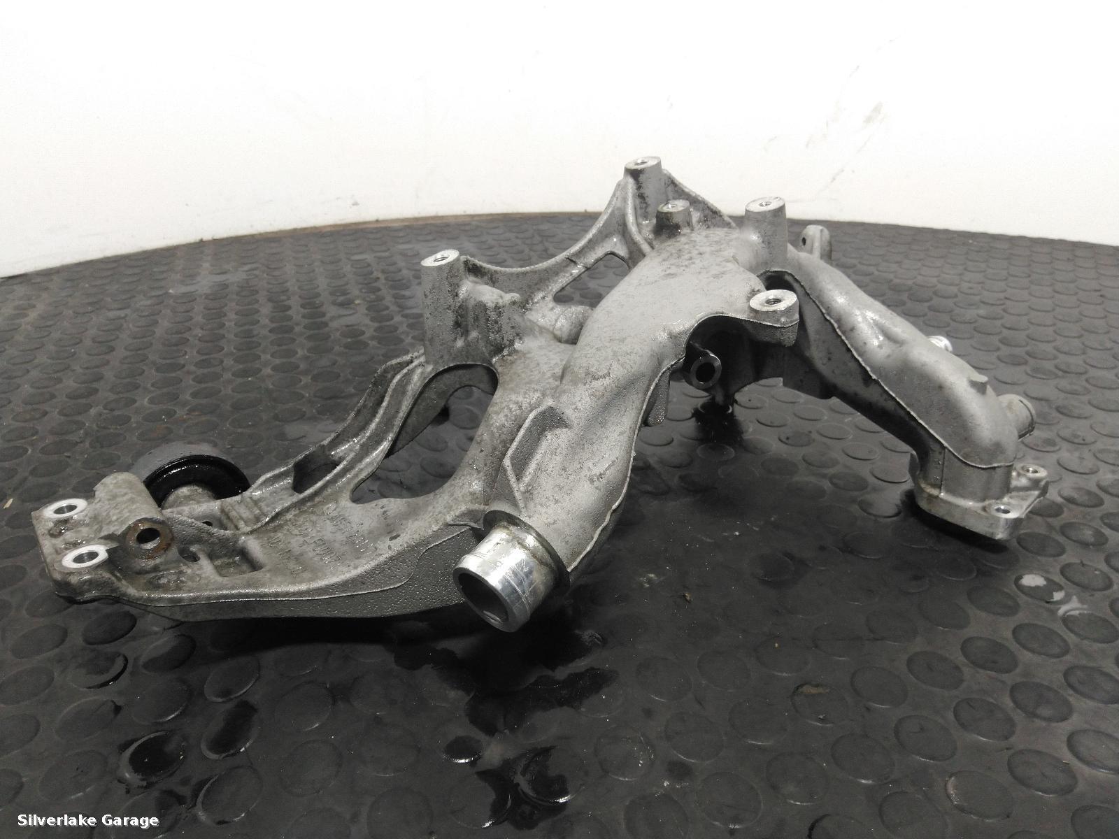 View Auto part Misc Bracket MERCEDES CLA 2015