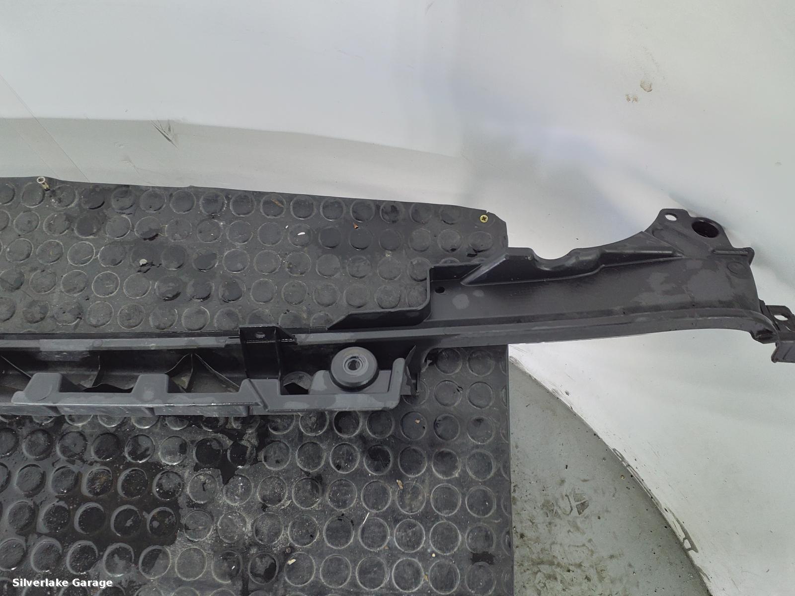 View Auto part REAR BUMPER BRACKET LAND ROVER RANGE ROVER 2018