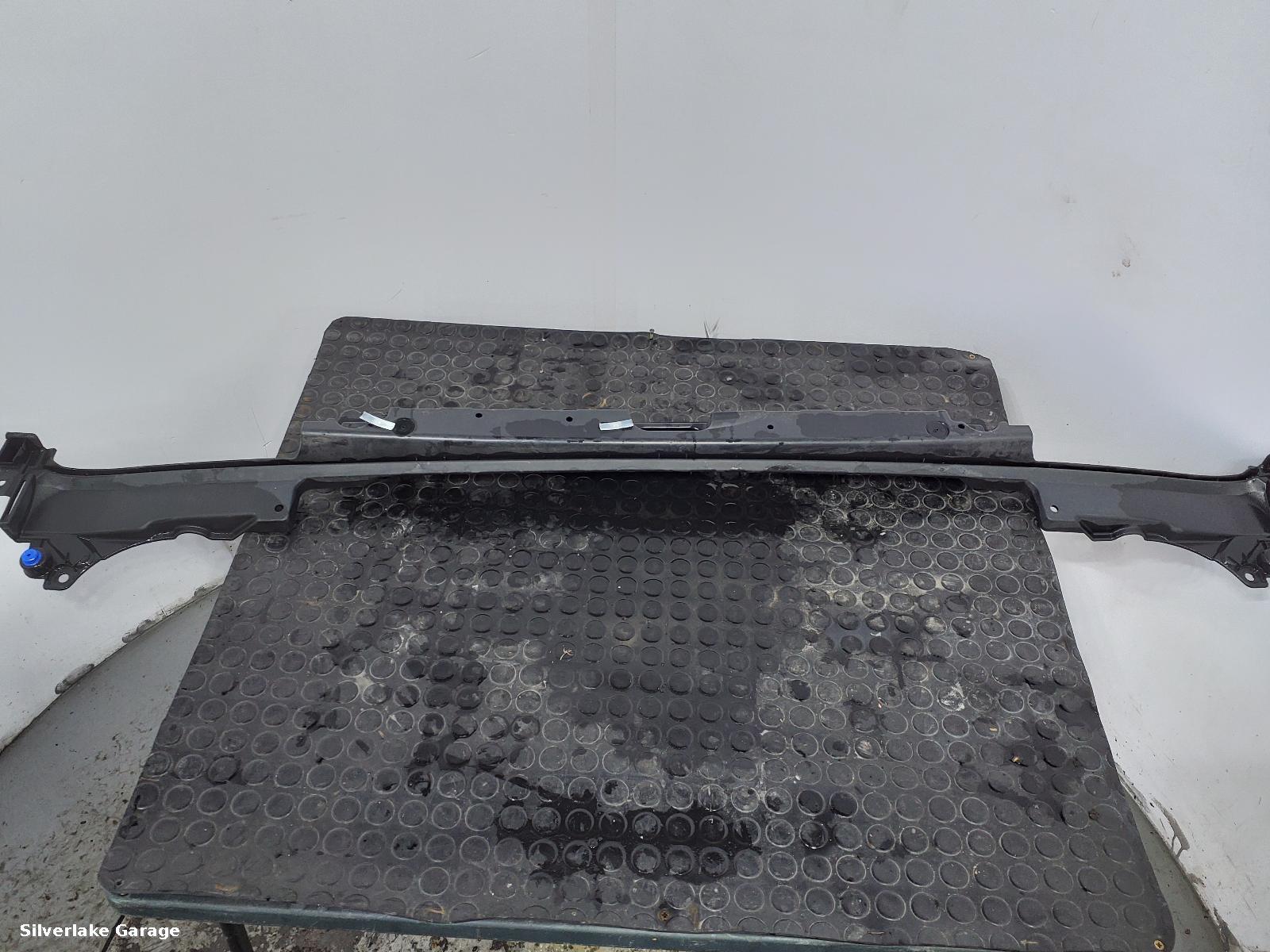 View Auto part REAR BUMPER BRACKET LAND ROVER RANGE ROVER 2018