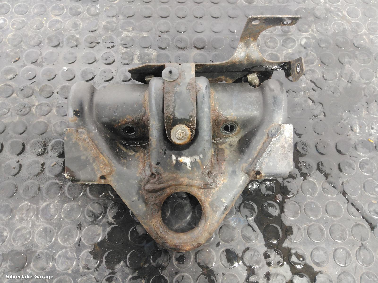 View Auto part TOW_EYE LAND ROVER RANGE ROVER 2018