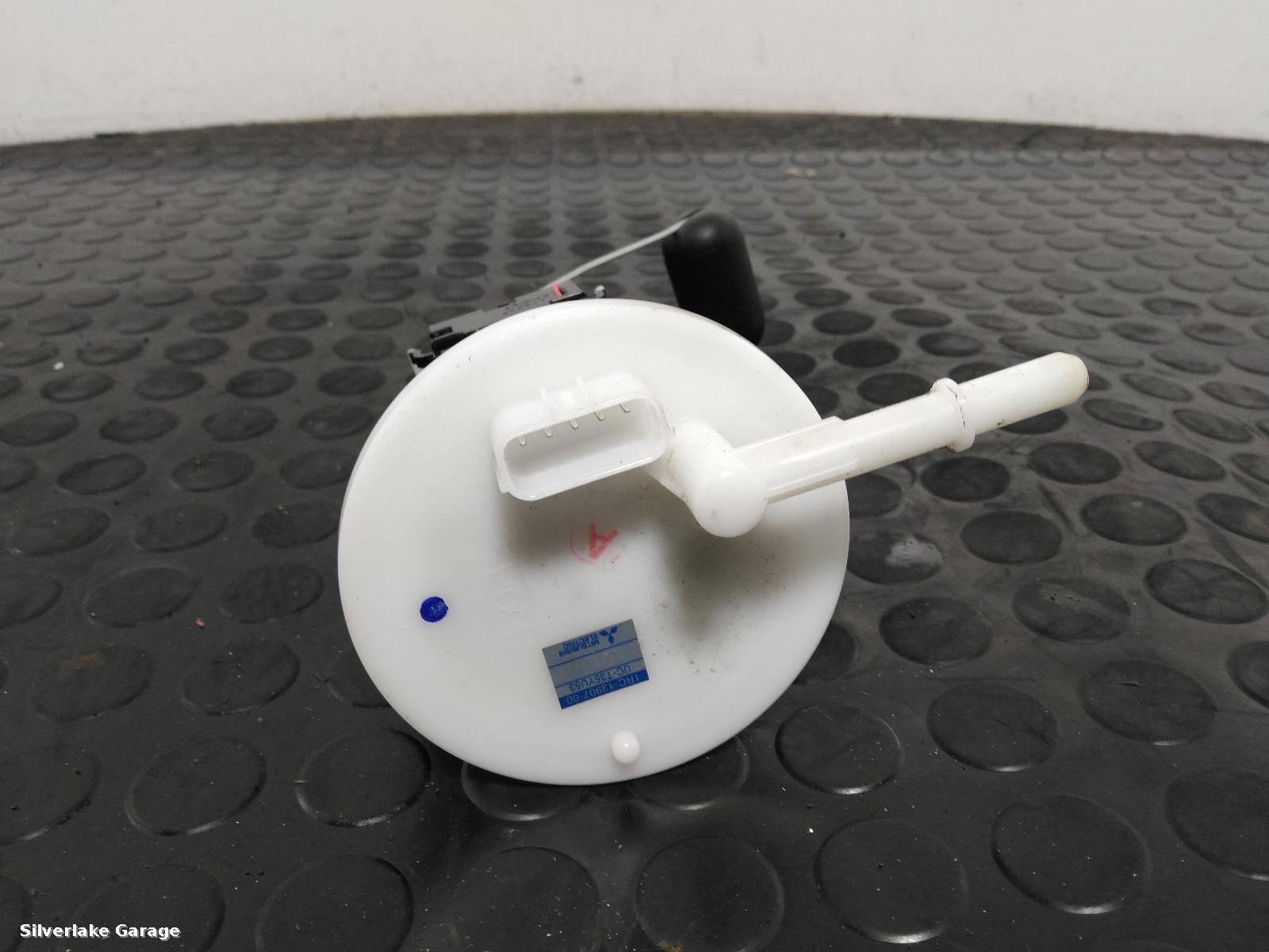 View Auto part Fuel Pump YAMAHA XSR900 2017