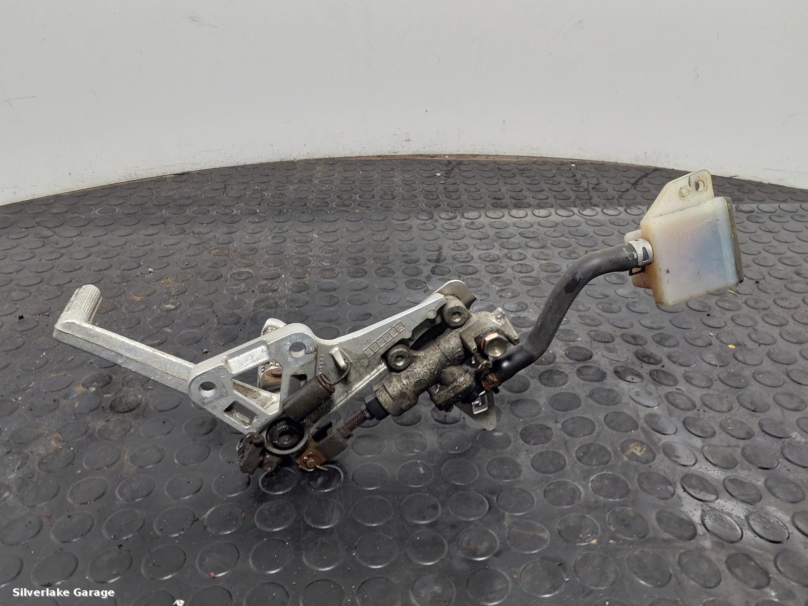 View Auto part Footpeg SUZUKI GSXR600 1998