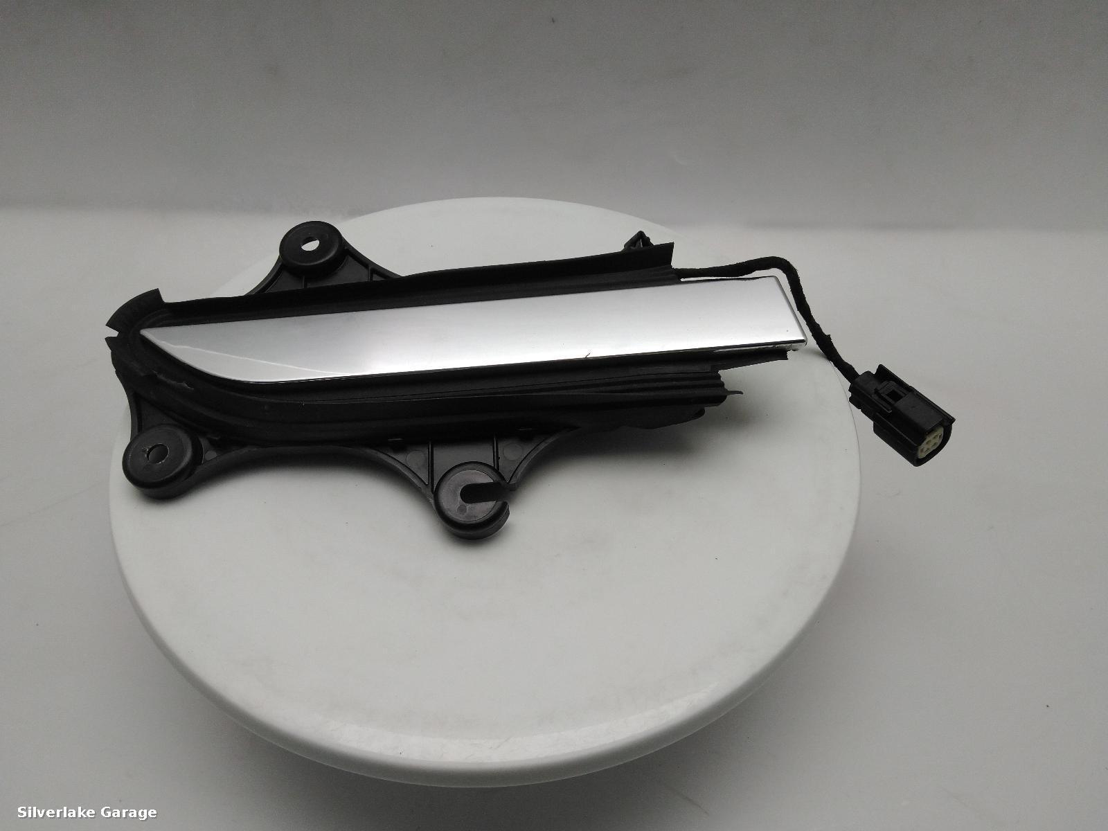 View Auto part Door Handle TESLA MODEL X 2020
