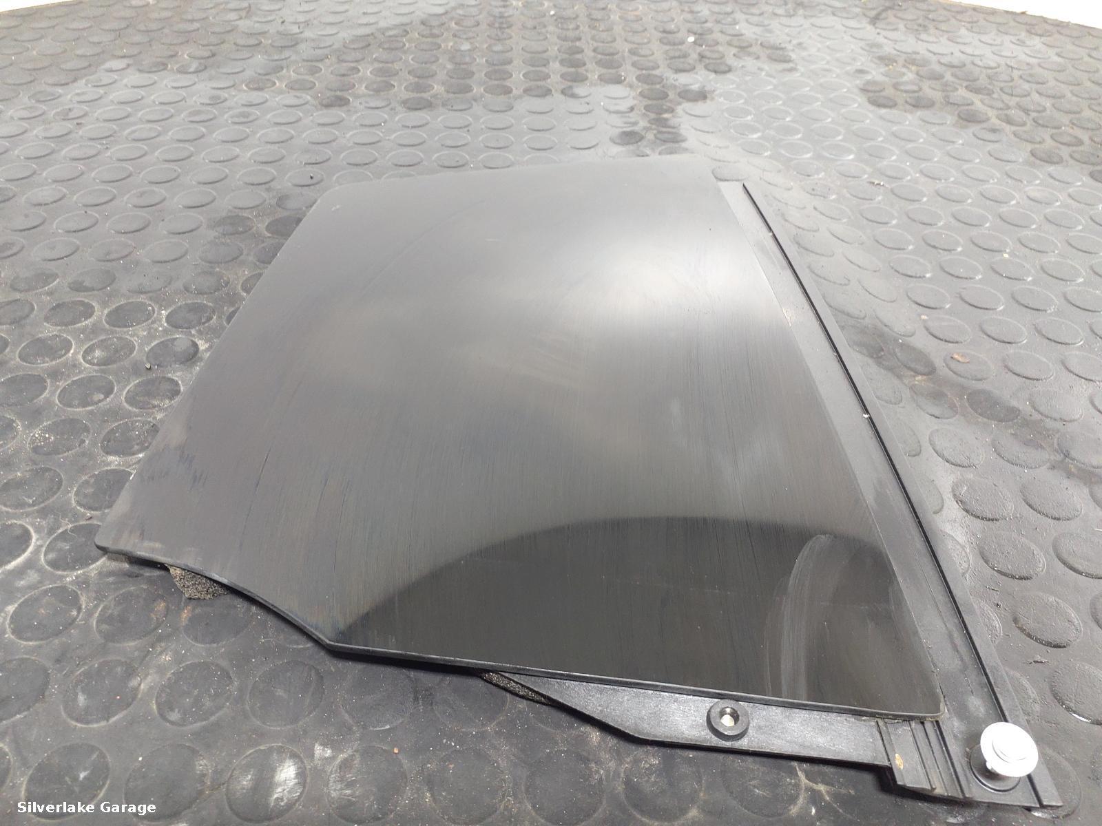 View Auto part RR Quarter Light TESLA MODEL X 2020
