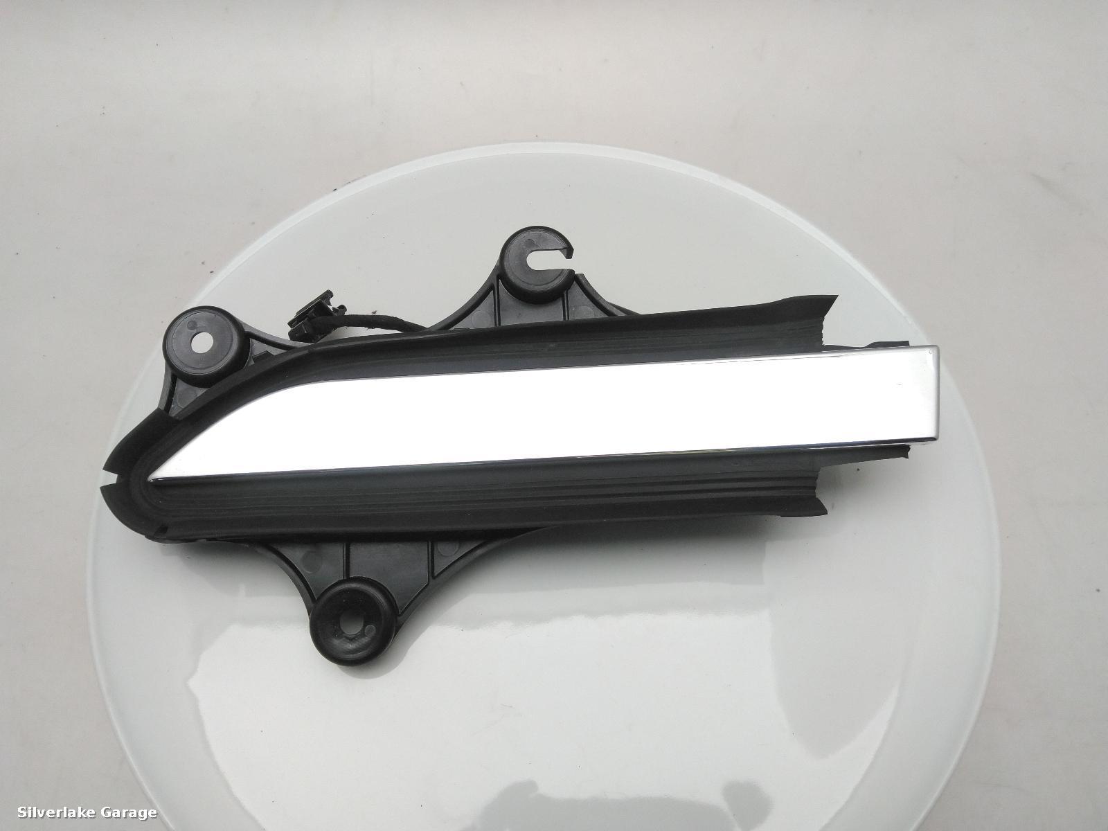 View Auto part Door Handle TESLA MODEL X 2020
