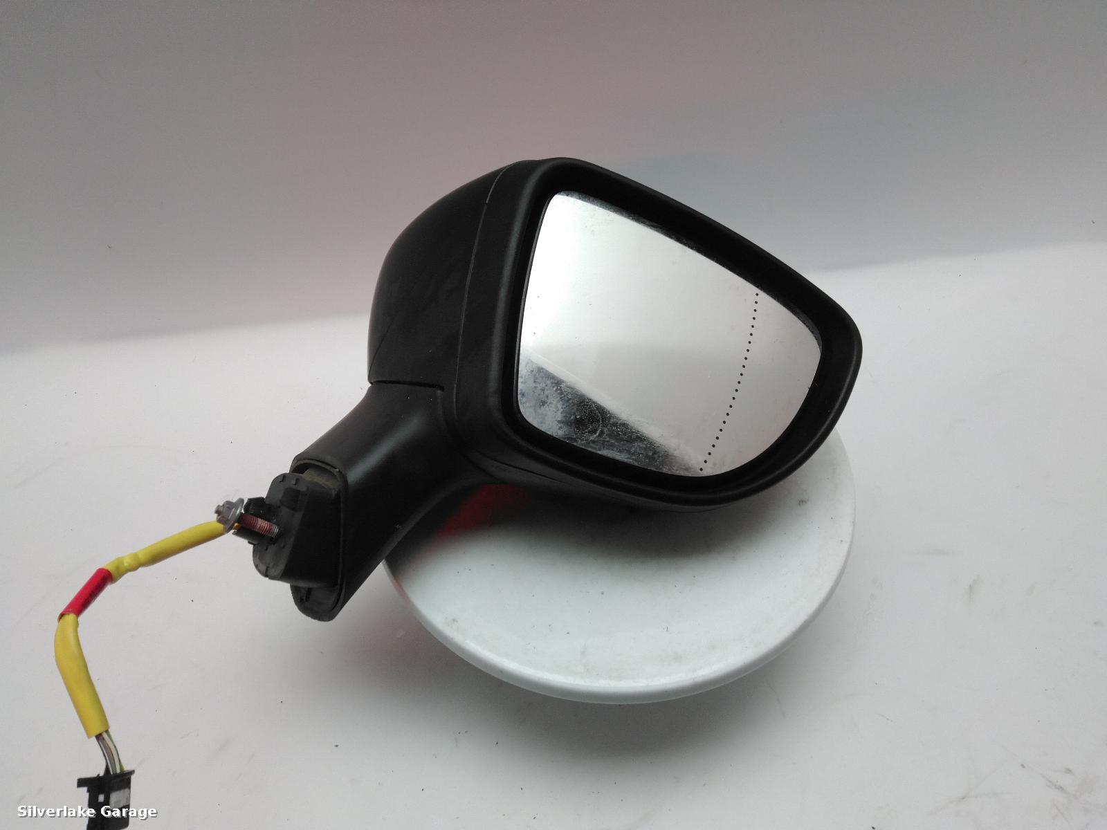 View Auto part R Door Mirror RENAULT CAPTUR 2020