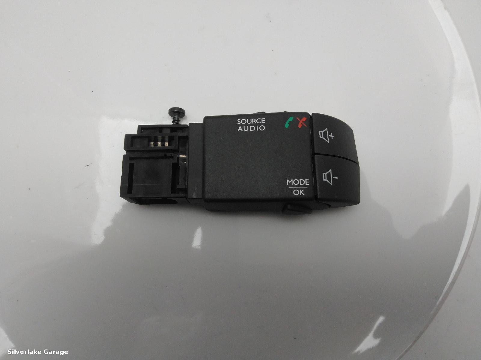 View Auto part Combination Switch RENAULT CAPTUR 2020