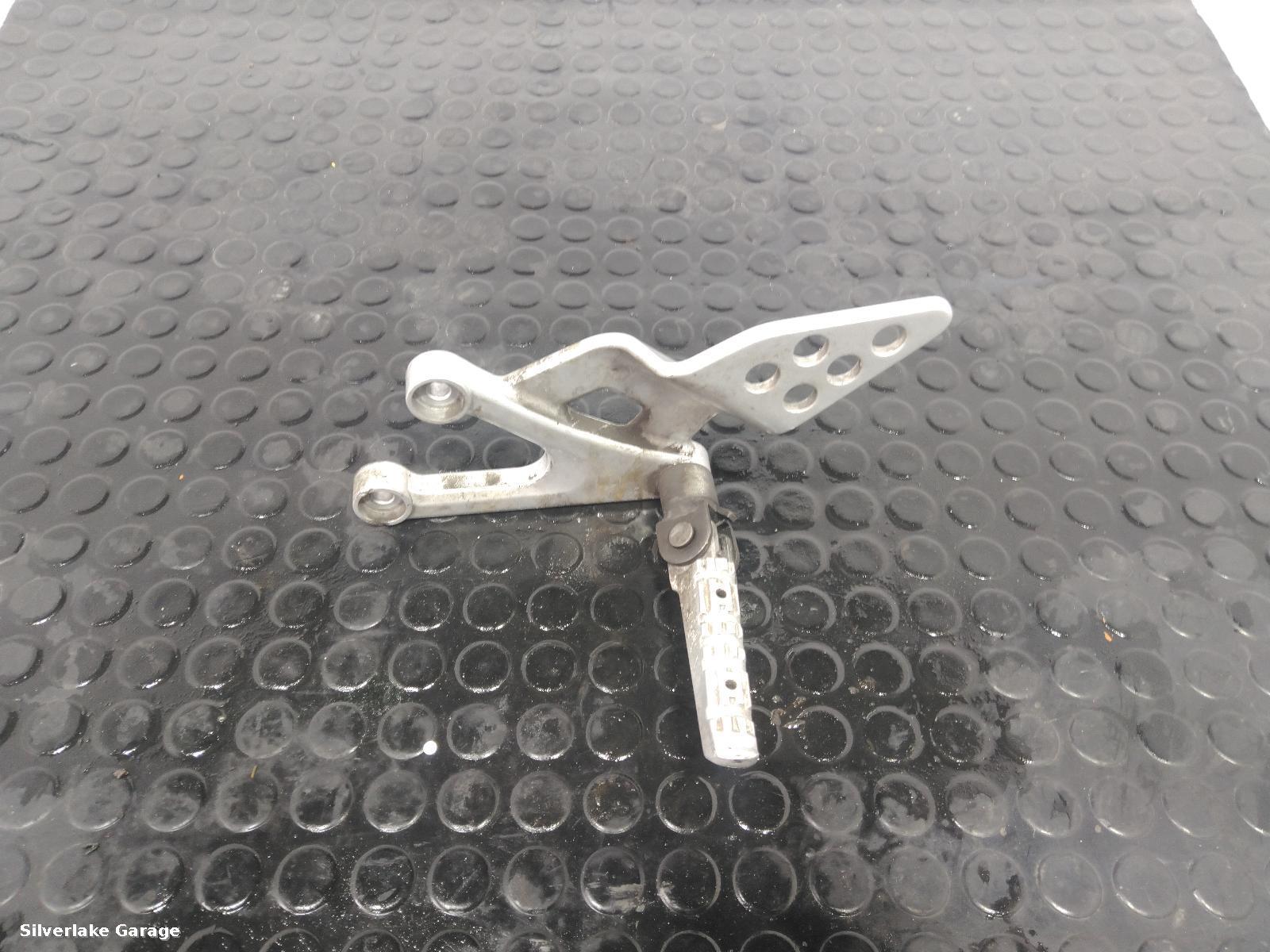 View Auto part LEFT_FOOTREST YAMAHA YZF R125 2018