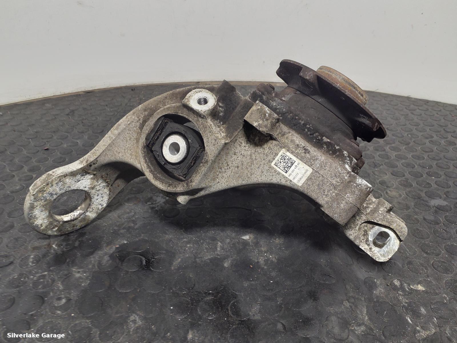 View Auto part RR Hub/Stub Axle Assembly AUDI A5 2014